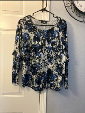 ACG Woman brand size 2X Floral Pattern Top